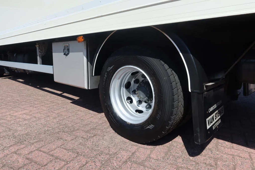 DAF LF 210 Bakwagen + DHollandia 2000 kg 15