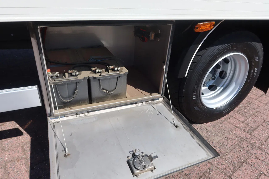 DAF LF 210 Bakwagen + DHollandia 2000 kg 16