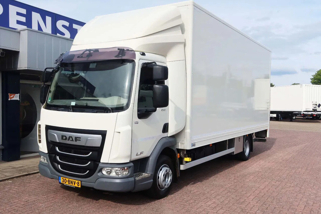 DAF LF 210 Bakwagen+ Dhollandia 1500 kg 10