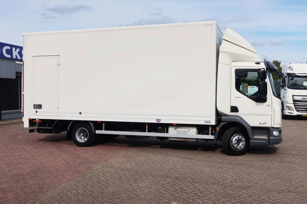 DAF LF 210 Bakwagen+ Dhollandia 1500 kg 11