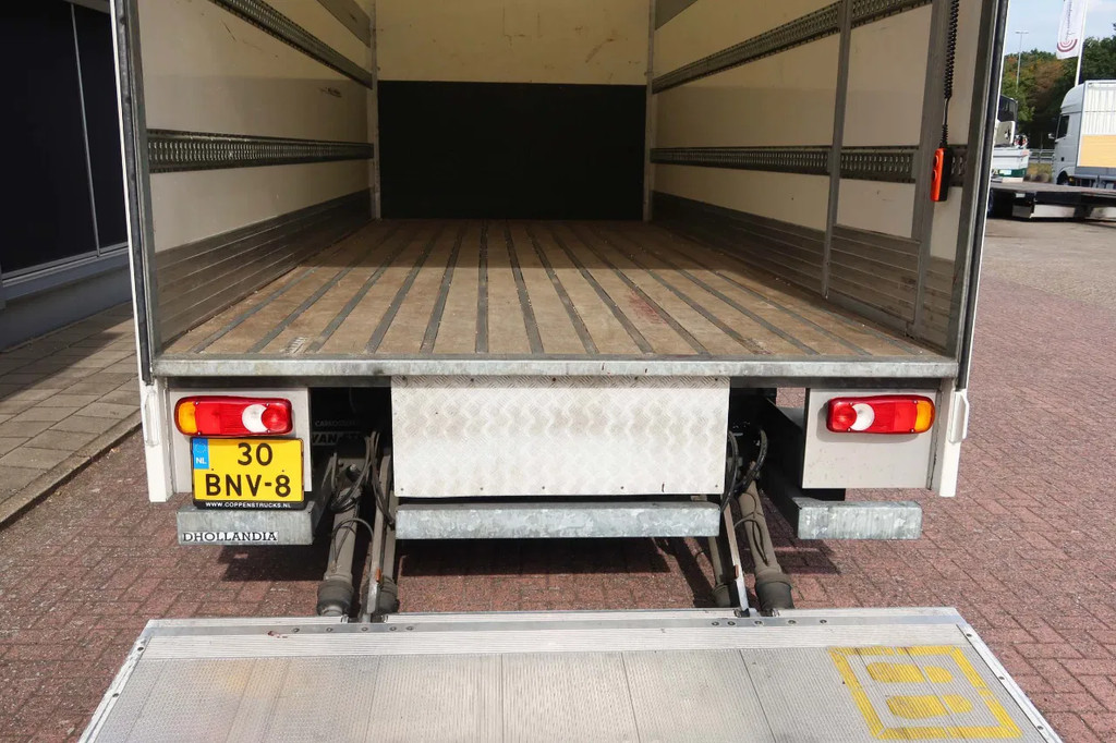 DAF LF 210 Bakwagen+ Dhollandia 1500 kg 15