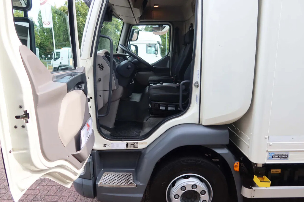 DAF LF 210 Bakwagen+ Dhollandia 1500 kg 9