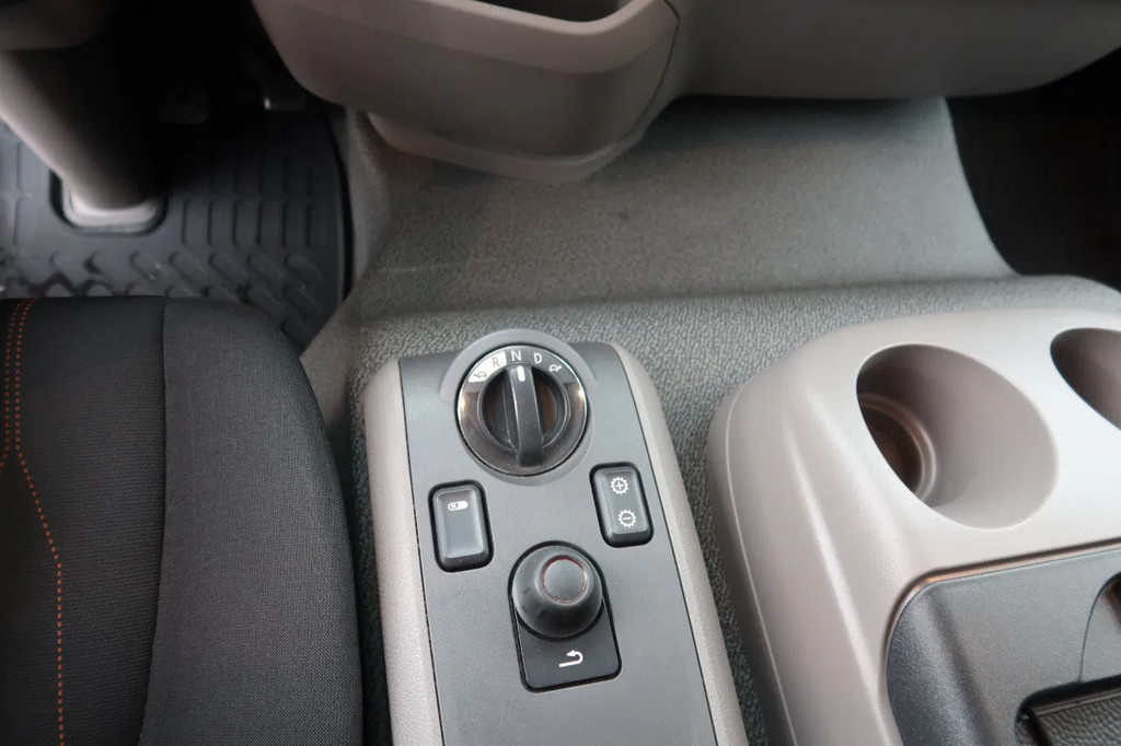 DAF LF 210 Bakwagen+ Dhollandia 1500 kg Comfort cabine 12