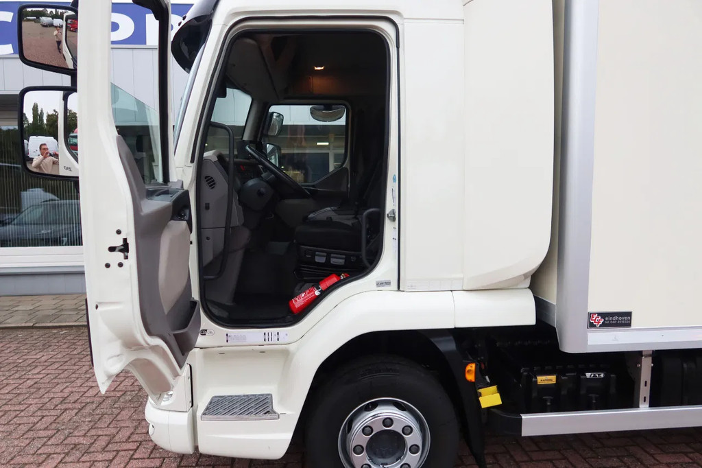 DAF LF 210 Bakwagen+ Dhollandia 1500 kg Comfort cabine 15