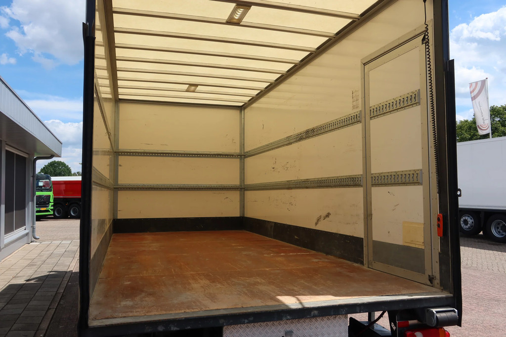 DAF LF 210 LF210 FA Bakwagen + Dhollandia 1500 kg 11