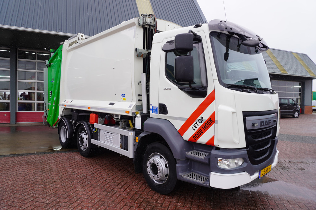 DAF LF 220 FAG Terberg Vuilniswagen achterlader Euro6 2
