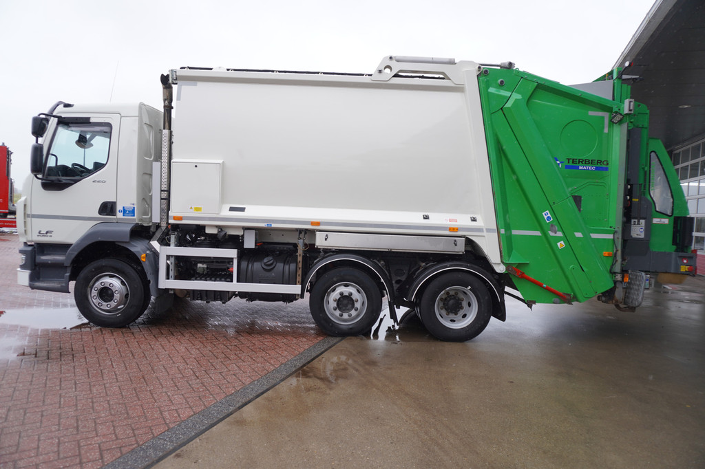 DAF LF 220 FAG Terberg Vuilniswagen achterlader Euro6 7