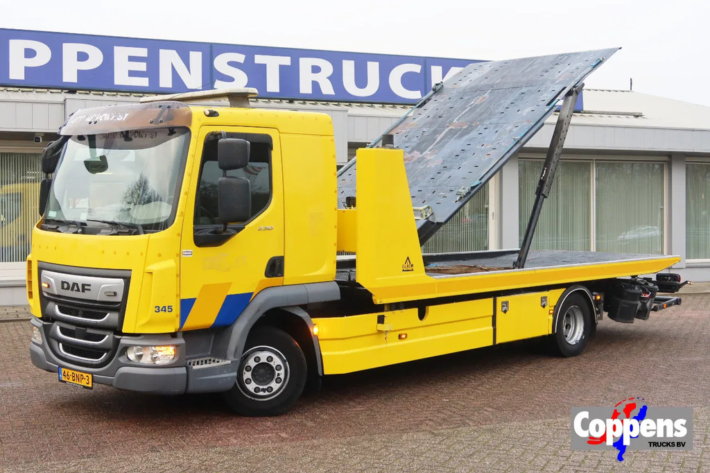 DAF LF 230 FA Recovery ,Takelwagen, Falkom syteem + Lier/Winch, 3 Lader, 4 persoons.