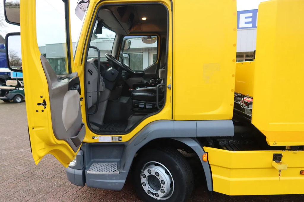 DAF LF 230 FA Recovery ,Takelwagen, Falkom syteem + Lier/Winch, 3 Lader, 4 persoons. 10