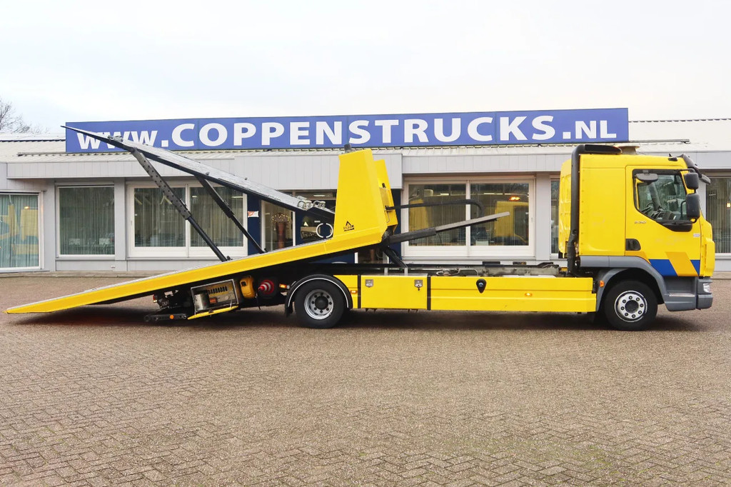 DAF LF 230 FA Recovery ,Takelwagen, Falkom syteem + Lier/Winch, 3 Lader, 4 persoons. 2