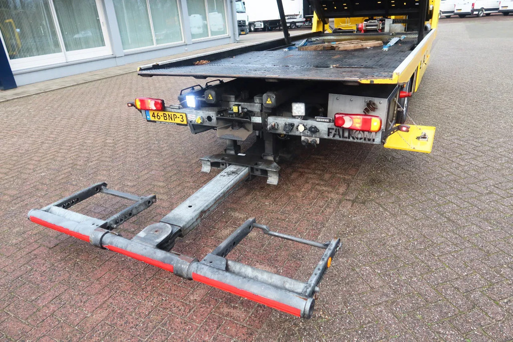 DAF LF 230 FA Recovery ,Takelwagen, Falkom syteem + Lier/Winch, 3 Lader, 4 persoons. 4