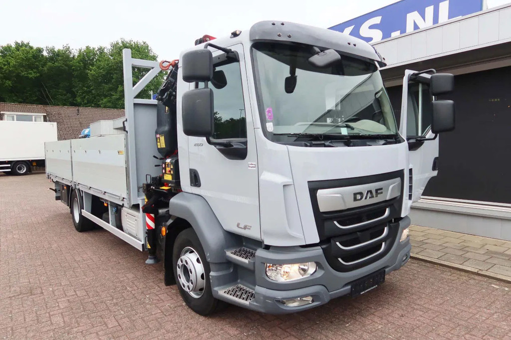 DAF LF 260 Openwagen+ Kraan Fassi F85 B023+ Radio controle 10