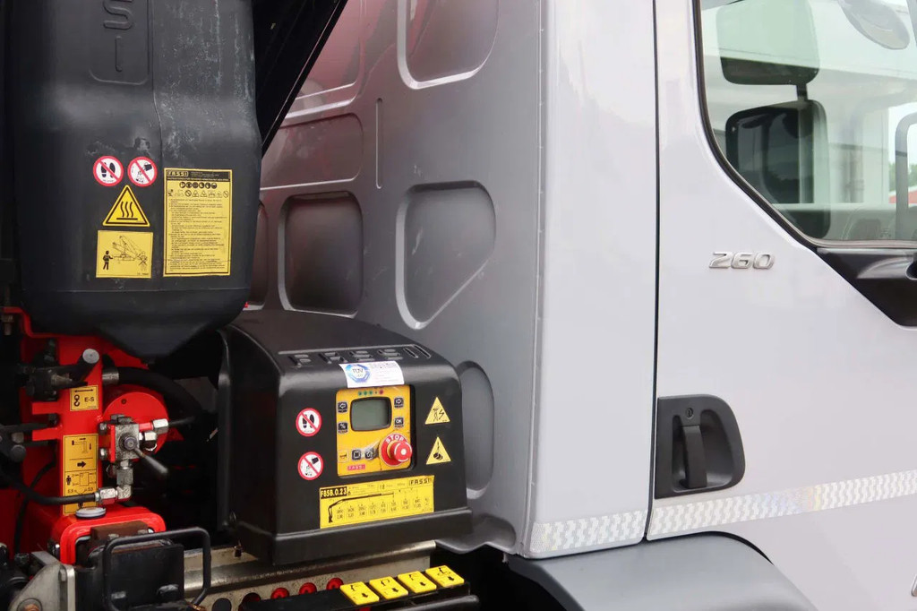 DAF LF 260 Openwagen+ Kraan Fassi F85 B023+ Radio controle 18