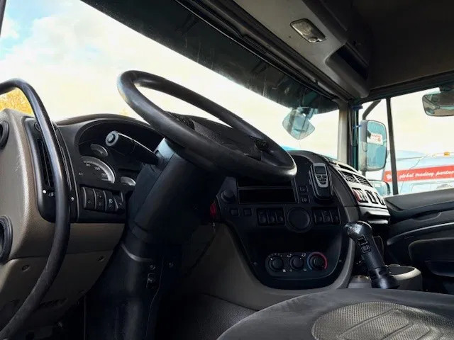 DAF XF 105.460 SPACECAB (EURO 5 / ZF16 MANUAL GEARBOX / P.T.O. / AIRCONDITIONING / FRIDGE UNDER BED / ETC.) 10