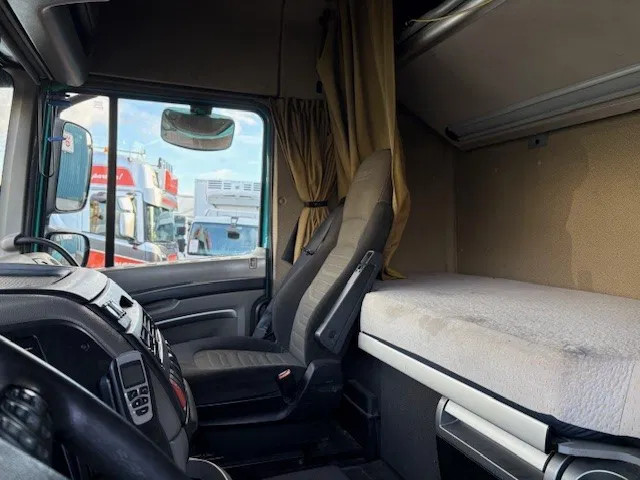 DAF XF 105.460 SPACECAB (EURO 5 / ZF16 MANUAL GEARBOX / P.T.O. / AIRCONDITIONING / FRIDGE UNDER BED / ETC.) 12
