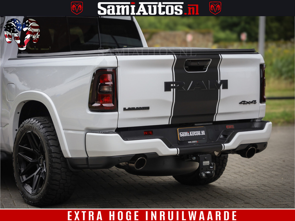 Dodge RAM 1500 Laramie Night | 420Pk 636 Nn | Extra Groot Scherm + Passagiers Scherm | Comfortabele Dubbele Cabine met Royale 5 Zitplaatsen | Nu Leverbaar uit Voorraad | Voorraad Nr 2223 - 5047 14
