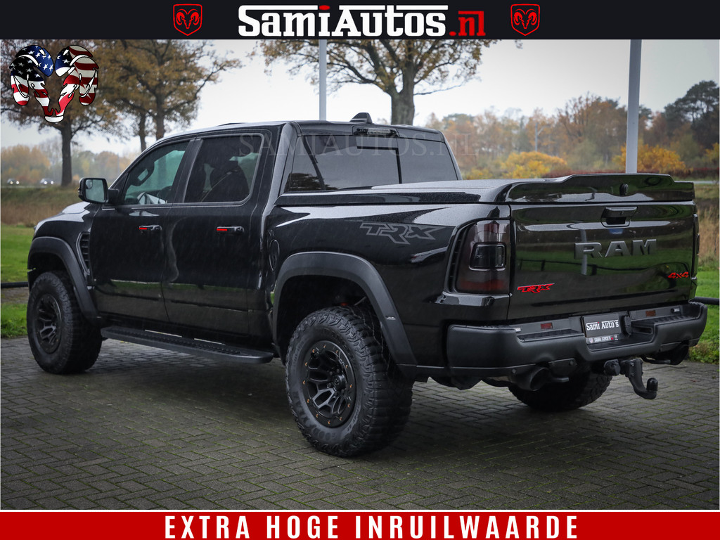 Dodge RAM 1500 TRX 702 PK 6.2 V8 | RED LINE | HELLCAT | RODE STIKSELS | BOM VOL | 4x4 Crew Cab | DUBBELE CABINE DC | 5 PERSOONS | DIAMOND BLACK PEARL | EERSTE EIGENAAR | TOP STAAT | 17
