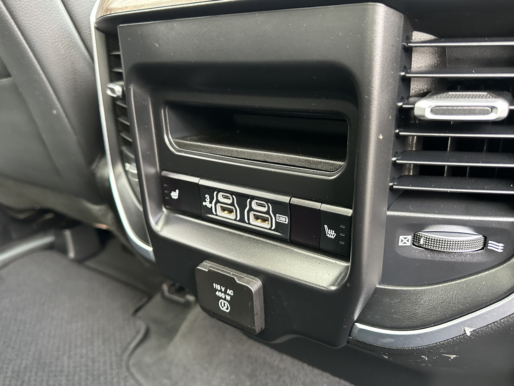 Dodge RAM 1500 5.7 V8 LARAMIE / LPG / TREKHAAK 3.5T / ADAPTIVE CRUISE / LUCHTVERING / CAMERA / PANO / 12 INCH SCREEN / DELMONICO RED 10