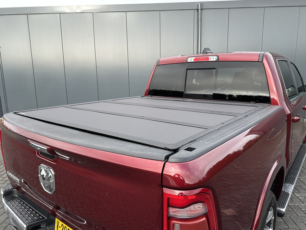 Dodge RAM 1500 5.7 V8 LARAMIE / LPG / TREKHAAK 3.5T / ADAPTIVE CRUISE / LUCHTVERING / CAMERA / PANO / 12 INCH SCREEN / DELMONICO RED 11