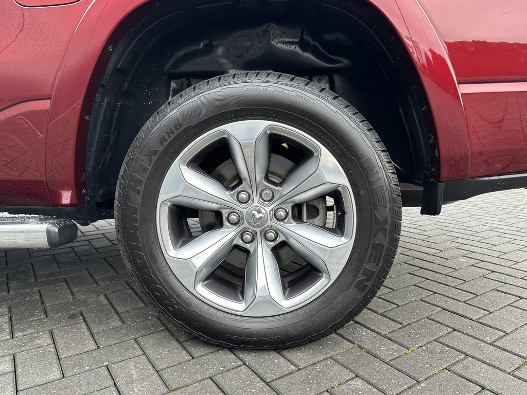 Dodge RAM 1500 5.7 V8 LARAMIE / LPG / TREKHAAK 3.5T / ADAPTIVE CRUISE / LUCHTVERING / CAMERA / PANO / 12 INCH SCREEN / DELMONICO RED 20