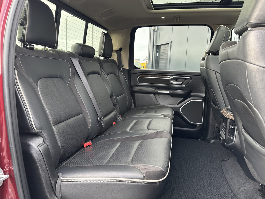 Dodge RAM 1500 5.7 V8 LARAMIE / LPG / TREKHAAK 3.5T / ADAPTIVE CRUISE / LUCHTVERING / CAMERA / PANO / 12 INCH SCREEN / DELMONICO RED 9