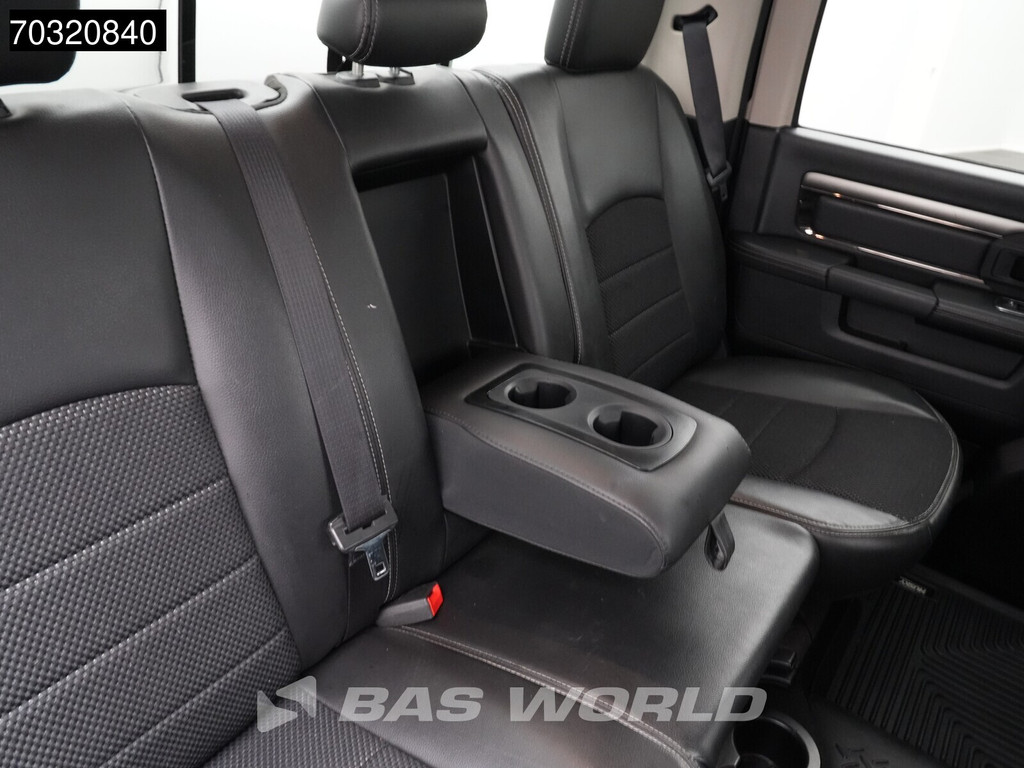 Dodge RAM 1500 5.7 V8 LPG Black Edition Navi Camera Xenon Trekhaak Bedcover Airco Trekhaak Cruise control 19