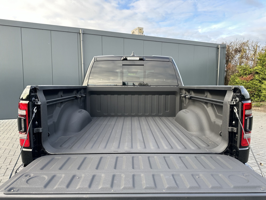 Dodge Ram 1500 5.7 V8 HEMI 400 PK / LIMITED NIGHT / HEADUP / RIJKLAAR INCL LPG-G3 / 360 CAMERA / LUCHTVERING / ADAPTIVE CRUISE / 22 INCH / 9