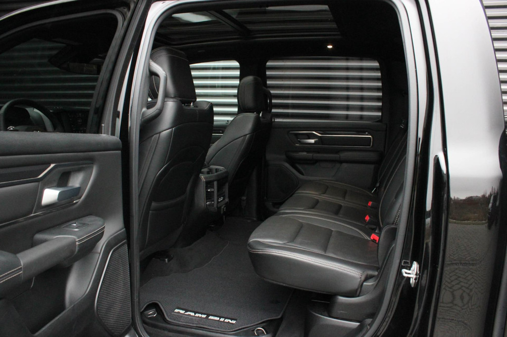 Dodge Ram 5.7 V8 HEMI 1500 BLACK EDITION / 100DKM / DIRECT RIJDEN / APPLE CARPLAY / 22 INCH / FULL BLACK / RED-LINE / SPORT / PANO 15