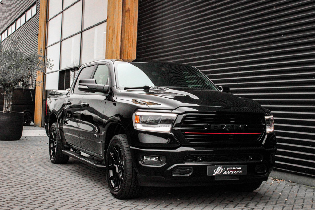 Dodge Ram 5.7 V8 HEMI 1500 BLACK EDITION / 100DKM / DIRECT RIJDEN / APPLE CARPLAY / 22 INCH / FULL BLACK / RED-LINE / SPORT / PANO 8