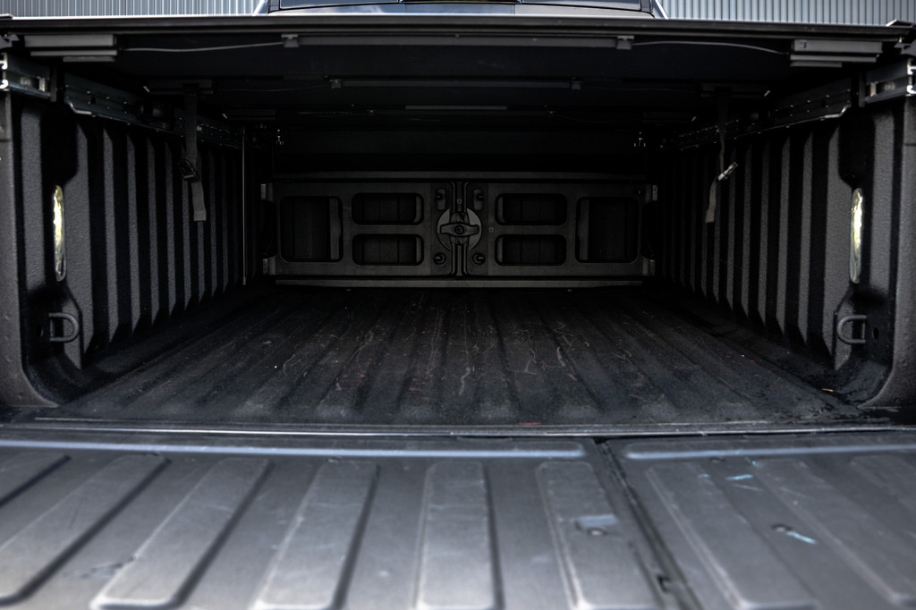 Dodge Ram 1500 1500 LIMITED 5.7L V8 | 1e Eigenaar | Head up | Luchtvering | Rambox | Split Tailgate | Pano | Harman / Kardon 10