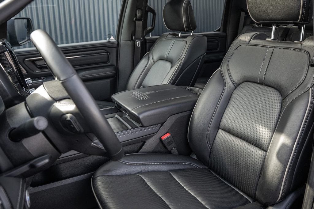Dodge Ram 1500 1500 LIMITED 5.7L V8 | 1e Eigenaar | Head up | Luchtvering | Rambox | Split Tailgate | Pano | Harman / Kardon 12
