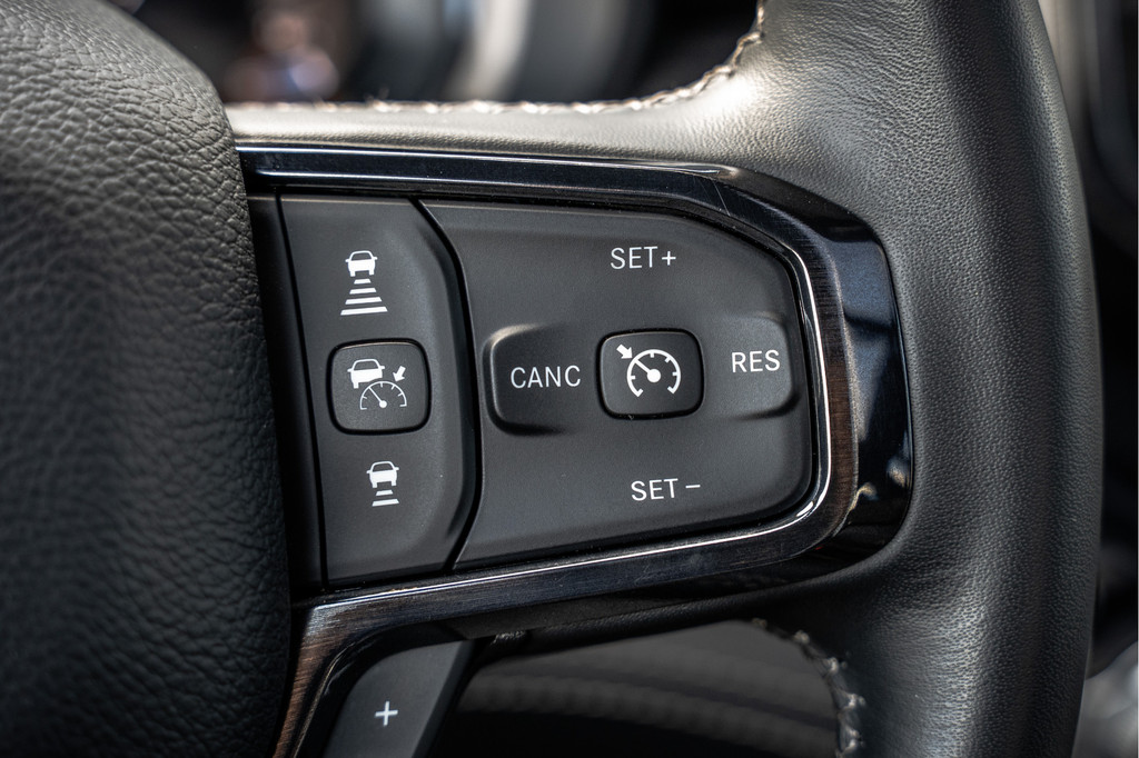 Dodge Ram 1500 1500 LIMITED 5.7L V8 | 1e Eigenaar | Head up | Luchtvering | Rambox | Split Tailgate | Pano | Harman / Kardon 19