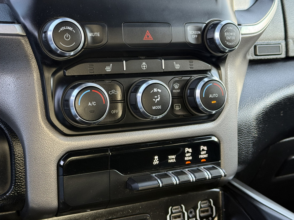 Dodge Ram 1500 5.7 V8 4x4 BIG HORN / CREW CAB / LPG-G3 / NL AUTO / PANO / CAMERA / 3.5T TREKHAAK / GORILLA EXHAUST 20