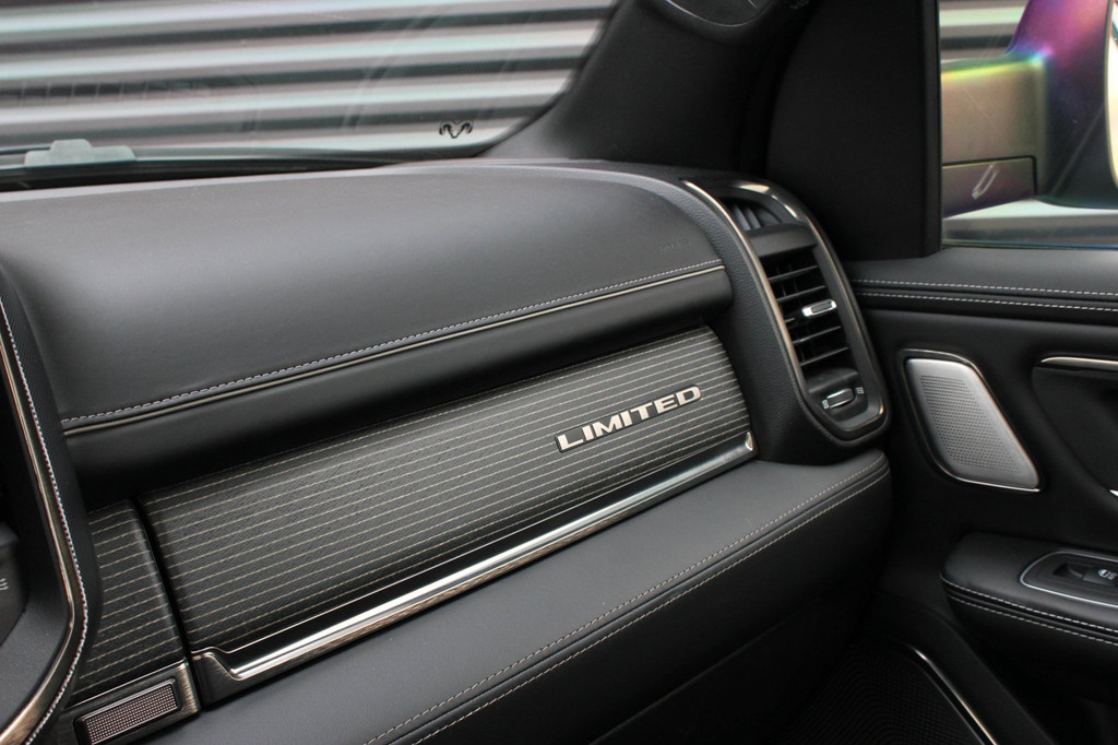 Dodge Ram 1500 5.7 V8 4x4 CREW CAB LIMITED 2020 100DKM / PANO-DAK / COMPLETE HISTORY / FULL OPTIONS / LUCHTVERING / GROOT NAVI 21