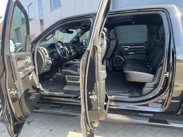 Dodge Ram 1500 5.7 V8 4x4 Crew Cab Laramie Night eerste eigenaar Fuel velgen 20