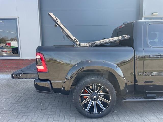 Dodge Ram 1500 5.7 V8 4x4 Crew Cab Laramie Night eerste eigenaar Fuel velgen 7