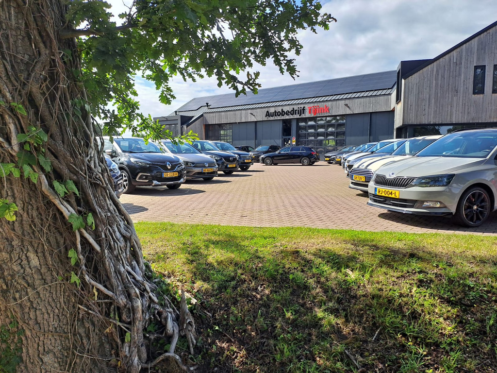 Dodge Ram 1500 5.7 V8 4x4 Crew Cab Laramie | Pano | Trekhaak | Leder | Stoelverwarming/ventilatie | Keyless | Camera | Sidesteps | Navi | Stuurverwarming | 7