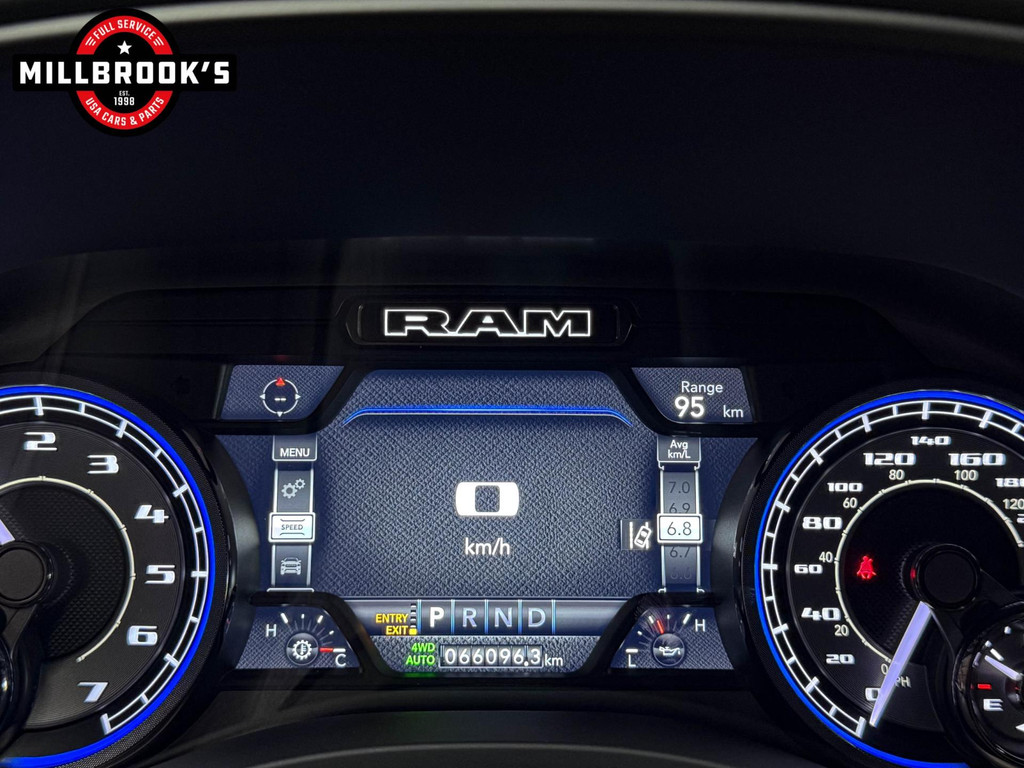 Dodge Ram 1500 5.7 V8 4x4 Crew Cab Limited 17
