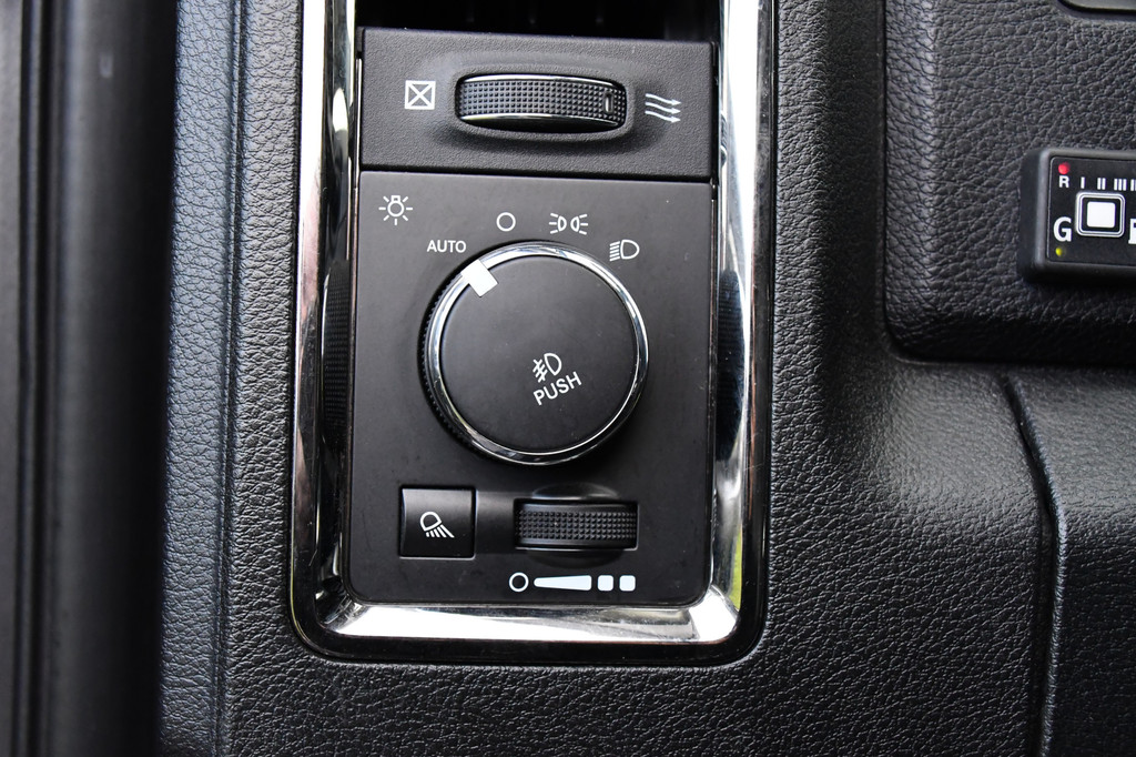 Dodge Ram 1500 5.7 V8 Quad Cab 64 Cruise, Camera, 402pk, Automaat, 3500kg, Trekhaak, Stoelverwarming, Leder, Multimedia, Sensoren, Uniek! 17