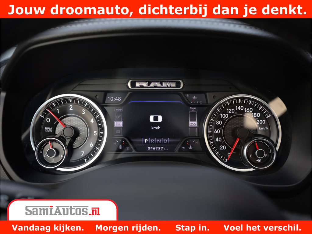 Dodge Ram 1500 LARAMIE | 5.7 V8 | 46.000KM! | PANORAMA | NIGHT EDITION | CRUISE | 200L LPG | HARMAN/KARDON | CAMERA | STOEL VENTILATIE/VERWAMING | CREWCAB | 4X4 | AUTO TREEPLANK | 3500KG | 18