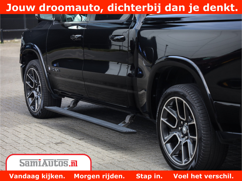 Dodge Ram 1500 LARAMIE | 5.7 V8 | 46.000KM! | PANORAMA | NIGHT EDITION | CRUISE | 200L LPG | HARMAN/KARDON | CAMERA | STOEL VENTILATIE/VERWAMING | CREWCAB | 4X4 | AUTO TREEPLANK | 3500KG | 20