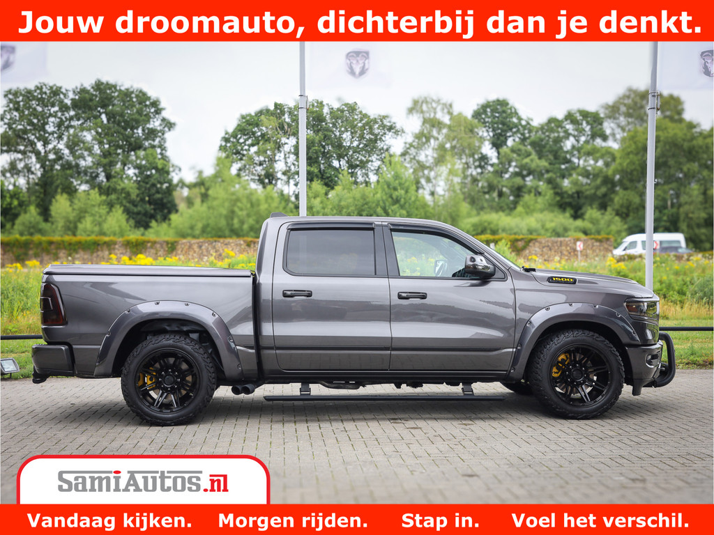 Dodge Ram 1500 LIMITED CUSTOM | FULL OPTION | LUCHT REMSYSTEEM | LUCHT VERING | 360 CAM | 200L LPG | PANORAMA | 4X4 V8 5.7 | 3500KG | MEMORY | WIDE BODYKIT | AMBILIGHT | MICKEY THOMPSON BANDEN | 16