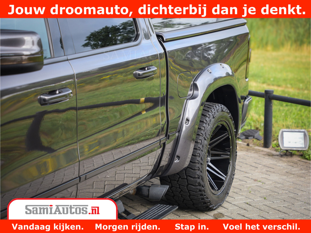 Dodge Ram 1500 LIMITED CUSTOM | FULL OPTION | LUCHT REMSYSTEEM | LUCHT VERING | 360 CAM | 200L LPG | PANORAMA | 4X4 V8 5.7 | 3500KG | MEMORY | WIDE BODYKIT | AMBILIGHT | MICKEY THOMPSON BANDEN | 9