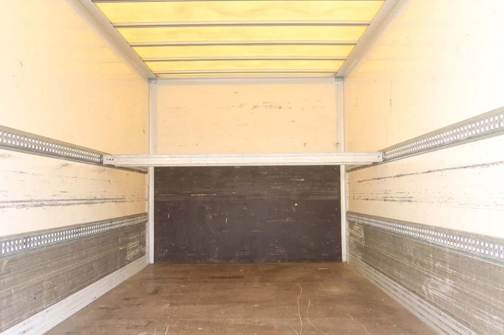 FUSO Canter Bak+Klep 4