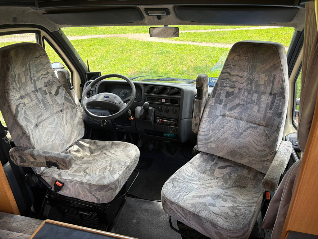 Fiat 230 CAMPER|draaistoelen|4p|trekhaak|fietsendrager met|luifel|twee bedden|zonnepanelen|keukenblok|toilet 17