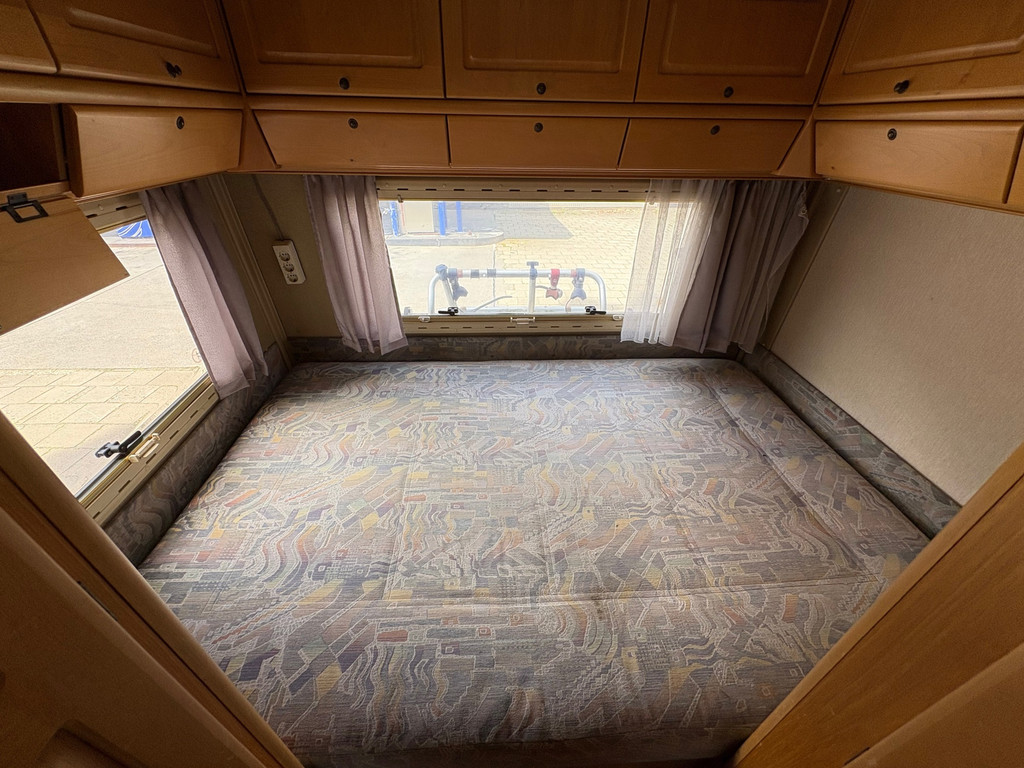 Fiat 230 CAMPER|draaistoelen|4p|trekhaak|fietsendrager met|luifel|twee bedden|zonnepanelen|keukenblok|toilet 20