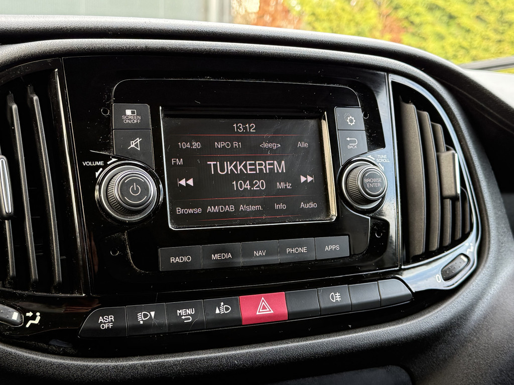 Fiat Doblò Cargo 1.6 MJ 105 PK / L1H1 / 1e EIG. / AIRCO / CRUISE / TREKHAAK / NAVI / 3-ZITS 15