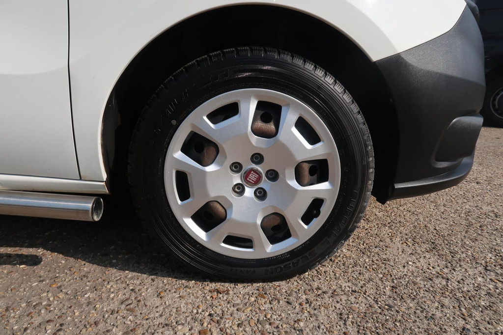 Fiat Doblo Cargo L2H1| Airco| Raam in schuifdeur Fiat Doblo Cargo L2H1 | Airco | Leder | !Nette Staat! 9