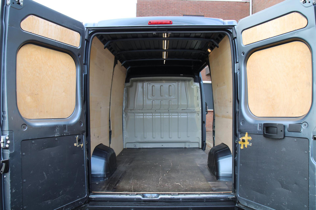 Fiat Ducato 30 2.3 131PK MultiJet L2H2 / Navi / PDC / Auto Airco / 3 zits 7