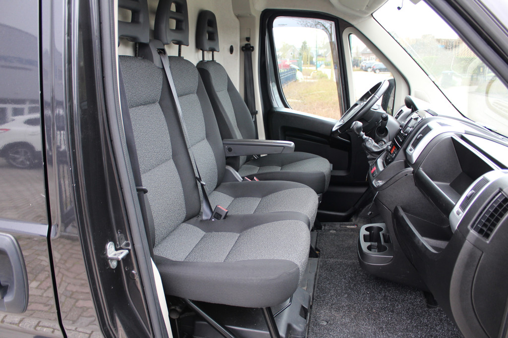 Fiat Ducato 30 2.3 MultiJet 120PK Euro6 L2H2 Buscamper - VanCubic Premium - Nieuwe camper inrichting! 13